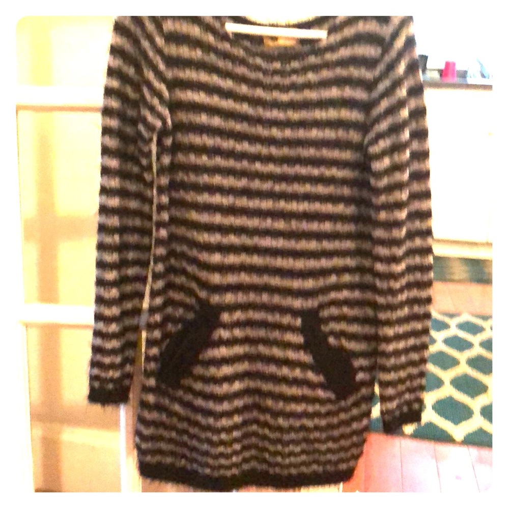 Nice with leggings and it has pockets !!!!